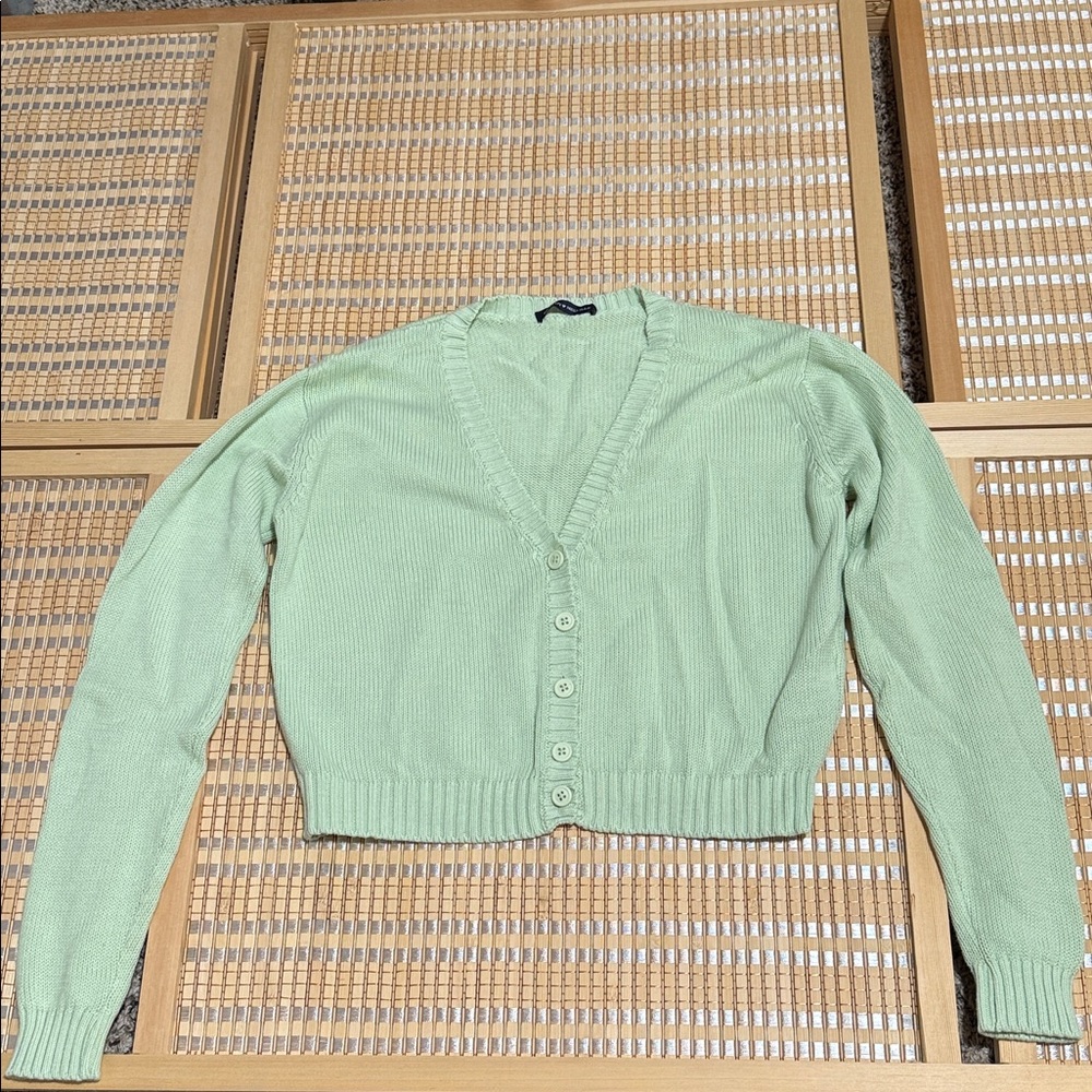 Brandy Melville Green Cropped Cardigan Sweater